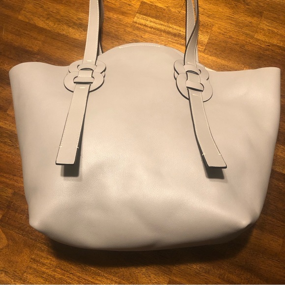 NWT $1,150 CHLOÉ Medium Darryl Leather Tote in Stormy Grey! - Picture 7 of 13